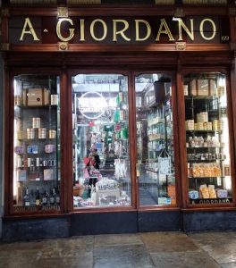 Shopping in Turin - Shopping à Turin historic stores in Turin - boutiques historiques à Turin- Giordano chocolate - Giordano chocolat - Einkaufen in Turin - Giordano Schokolade