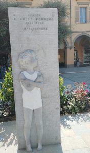 Stele commemorativa Alba Valerio Berruti - Piazza Michele Ferrero