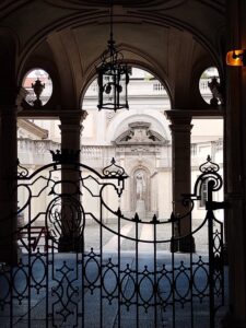 Cortili di Torino - Courtyards of Turin - Cours intérieures de Turin - Palazzo Birago di Borgaro